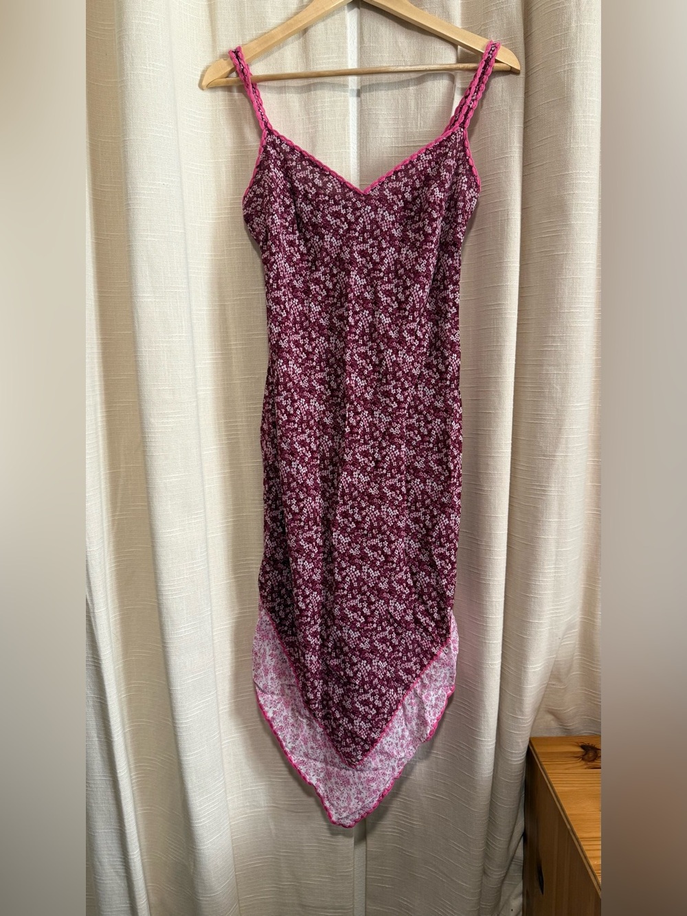Laundry By Shelli Segal Y2K Burgundy and Pink Floral Asymmetrical Slip Dress